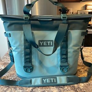 Authentic Yeti Hopper M30 soft cooler
